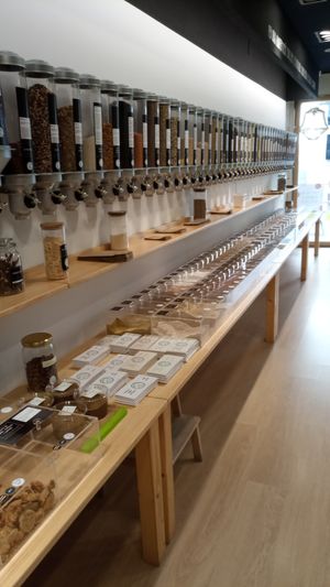 Tienda con infinidad de productos a granel at Millor a granel in Palamos