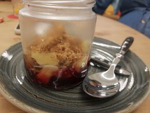 Apple crumble at Foodis in Sant Just Desvern