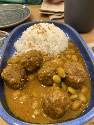 Albóndigas de seitán at Foodis in Sant Just Desvern