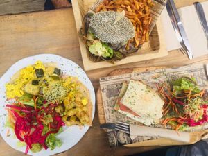 Brunch at Moon and Sons in Caen