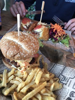 Beyoncé burger  at Moon and Sons in Caen