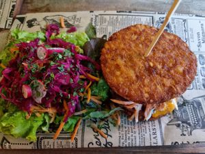 Patata burger 🤤 at Moon and Sons in Caen