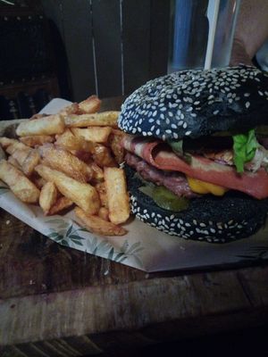JayZ Burger at Moon and Sons in Caen