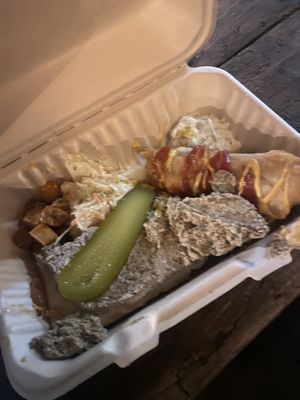 They do takeout   at Moon and Sons in Caen