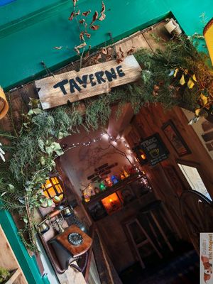 Another space on restaurant at Moon and Sons in Caen