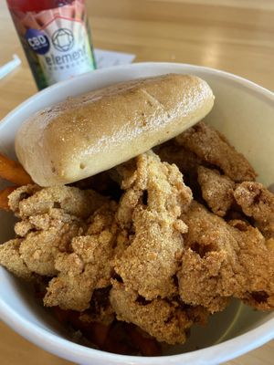 AMAZING Bucket of Vegan 🌱 Chiken Gluten Free at Plantology - Cloud Kitchen - Maybe closed in San Antonio