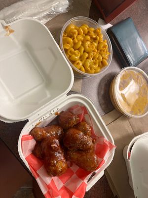 The BBQ wings and Mac are Fire!!!!  at Plant Based Heat in Memphis