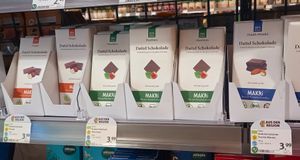 dattelschokolade (hier allerdings sehr teuer) at denn's Biomarkt in Heilbronn