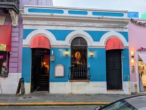 Store front at La Ó in San Juan