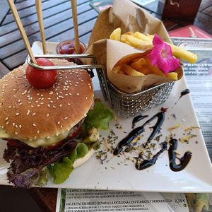Vegan burger at Organic in Mallorca