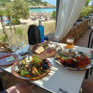 Tapas y ensaladas at Organic in Mallorca