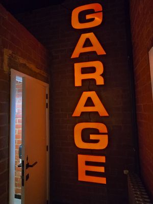 Sign at toilets at De Garage in Kortrijk