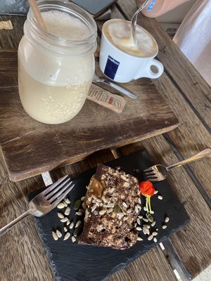 Iced coffee, cafe de leche and a Tiffin at Esquina in Lanzarote