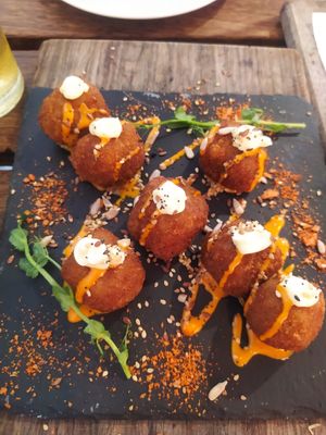 Croquetas de brócoli y coliflor al curri at Esquina in Lanzarote