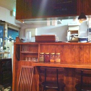 Kitchen and entrance at Point in Tokyo