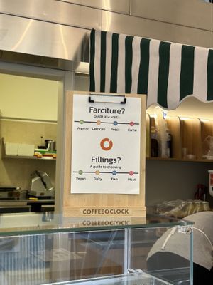 Clear labels  at Coffee O'Clock in Arezzo