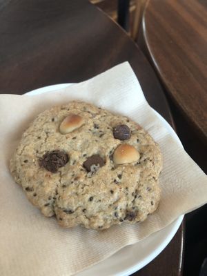 Oatmeal chocolate chip cookie  at Eat Drink Vegan in Busan