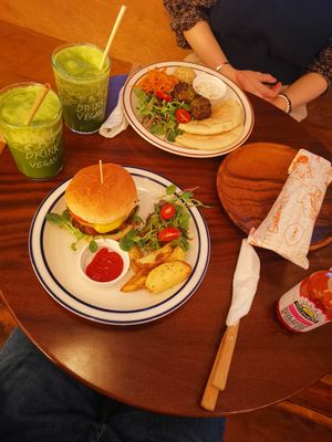 Lecker 😋🥰 at Eat Drink Vegan in Busan