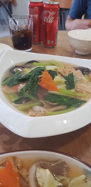 Fried noodles with veg at Neu Vegetarian Restaurant in Selangor