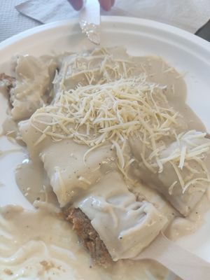 Canelones de no carne con bechamel y queso vegano at Veganitzat in Corca
