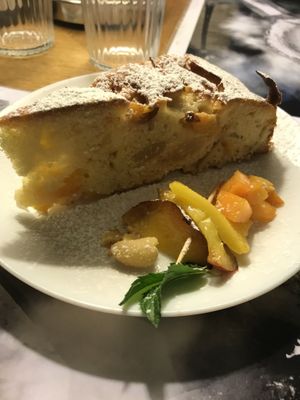 Torte pesche  at Brac Libreria di Arte Contemporanea in Florence