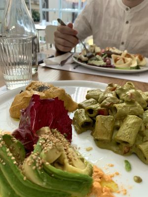 Carpaccio di avocado, mezze maniche al pesto di curry e polpette di legumi  at Brac Libreria di Arte Contemporanea in Florence