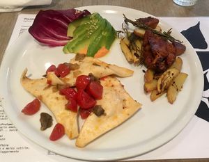 Avocado / Seitan masala with potatoes / Potato, aubergine & tomato tortellini    at Brac Libreria di Arte Contemporanea in Florence