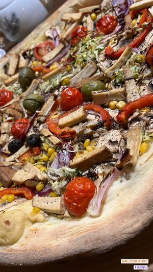 Humus pizza #Veganuary at Rustika in Osijek