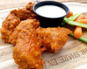 Rusty's Buffalo Experience
After years of missing the 'wings' we are finally victorious. The holy grail ... Rusty's Buffalo Experience is here at the Chikun Shak. Crispy Saucy Spic at Chikun Shak in Mount Brydges