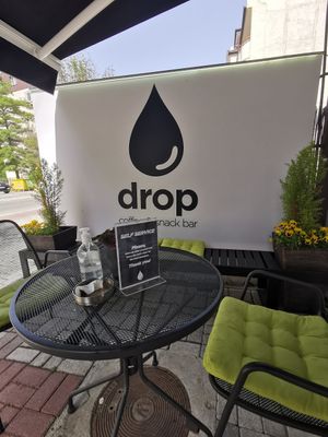 Outdoor seating at Drop in Ohrid