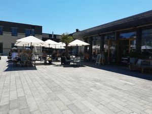 Outdoor seating at Lycka in Meilen