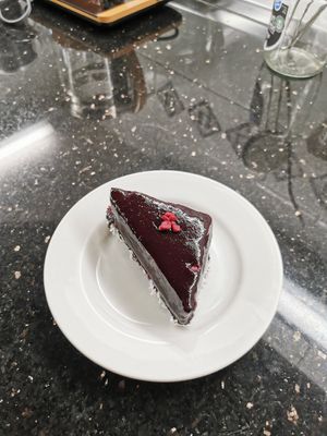 Blueberry lemon cheesecake at Pâtisserie Zébulon in Montreal