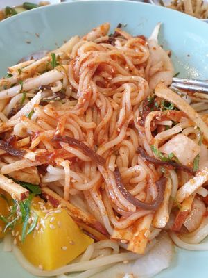 ...after mixing bibim noodles.  Dont forget to mix at Mothers Table in Seoul