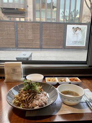   at Mothers Table in Seoul