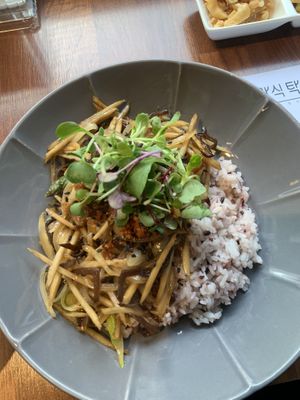Rice with burdock   at Mothers Table in Seoul