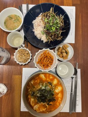   at Mothers Table in Seoul