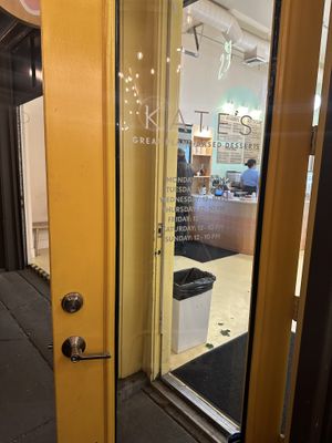 Open til 10  at Kate's Ice Cream in Portland