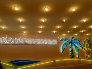 Inside décor (Dec 2021) at Naked Burger - 6ème in Paris