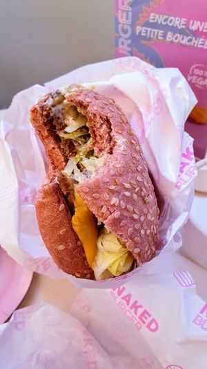 Pink burger at Naked Burger - 6ème in Paris