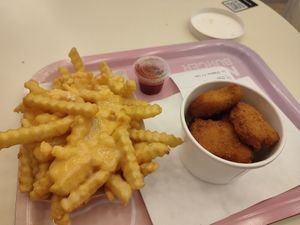 Nuggets and cheesy fries - €11 at Naked Burger - 6ème in Paris