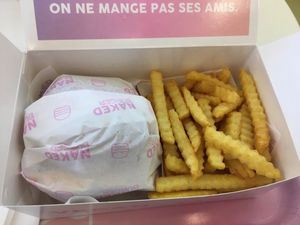 Chick'n bacon with fries at Naked Burger - 6ème in Paris