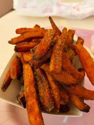 Patatas dulces con kajun at Naked Burger - 6ème in Paris