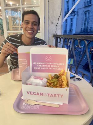 Absolutely amazing burgers + fries 😍🍟  at Naked Burger - 6ème in Paris