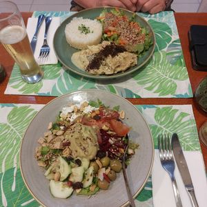 Hoofdgerechten at Santo Seitan in Sao Miguel