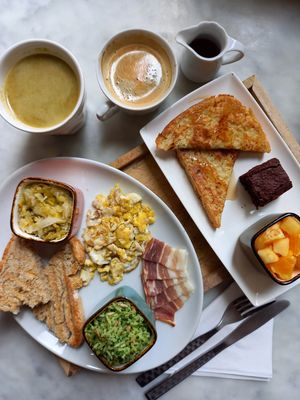 Brunch plaisir (option végétarienne) at L'Alter d'en face in Louvain-la-neuve