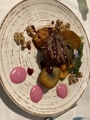 Vegan burger, vegetables, walnuts and sweet potato   at Sea View in Porto Moniz