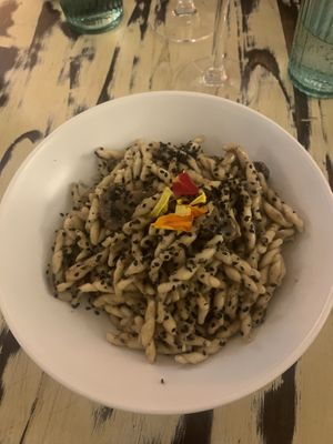 Pasta, salsa de setas y trufa, cebollino.   at La Mujer de Verde in Mallorca