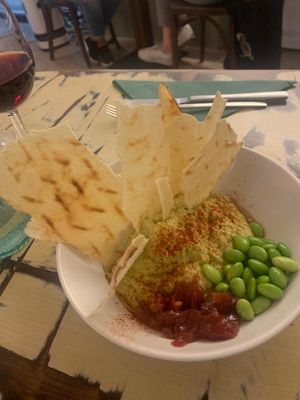 Patè di edamame, pomodori tataki e pane carasau   at La Mujer de Verde in Mallorca