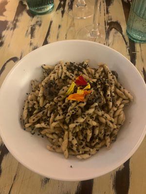 Pasta al tartufo,funghi e semi  at La Mujer de Verde in Mallorca