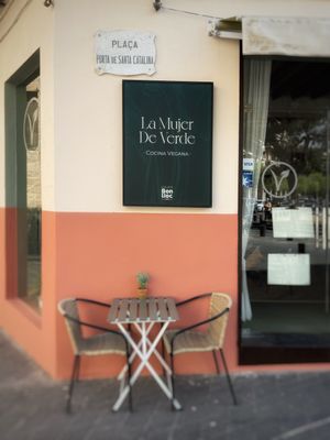 Entrancee  at La Mujer de Verde in Mallorca